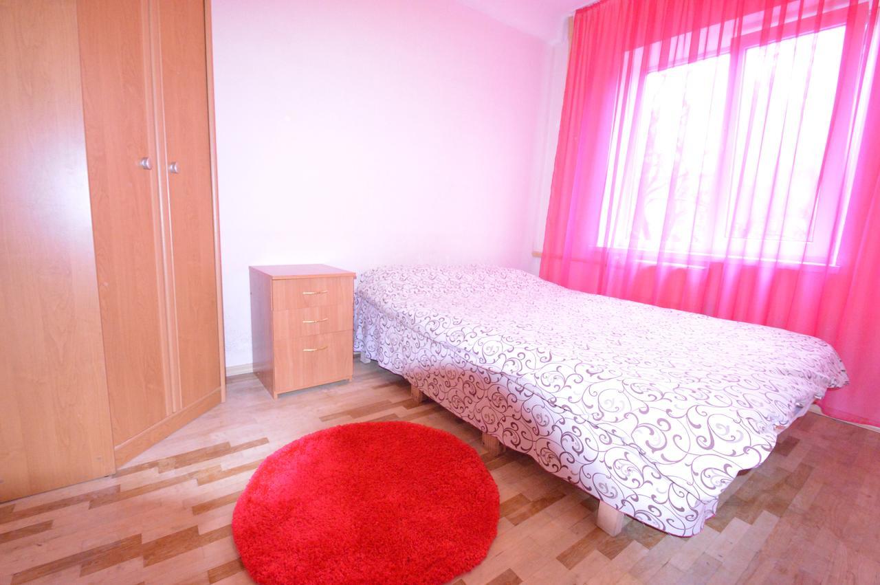 Guest House Otradny For 3 Rooms Kiev Eksteriør bilde