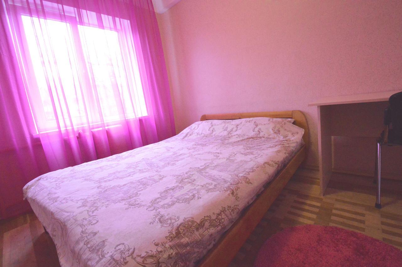 Guest House Otradny For 3 Rooms Kiev Eksteriør bilde